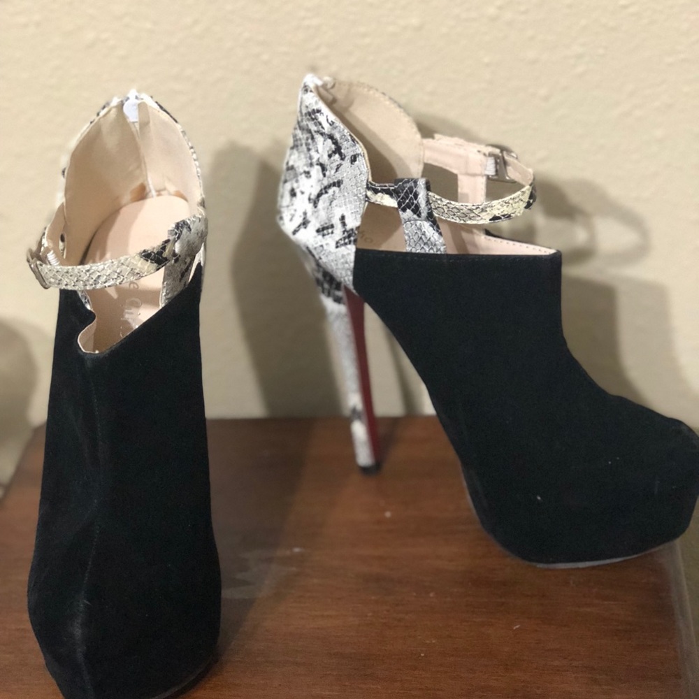 Size 9 platform stiletto booties